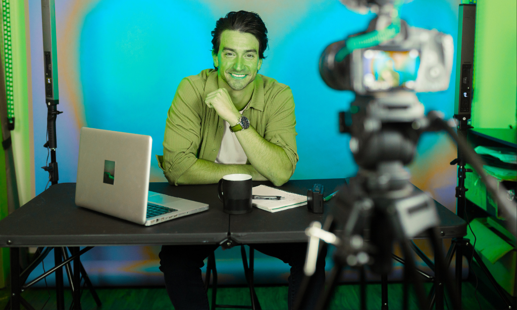 Video Editor / Motion Designer – Join Our Creator Network